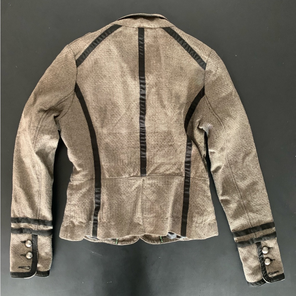 Unique Woman’s jacket size medium! - Picture 7 of 13